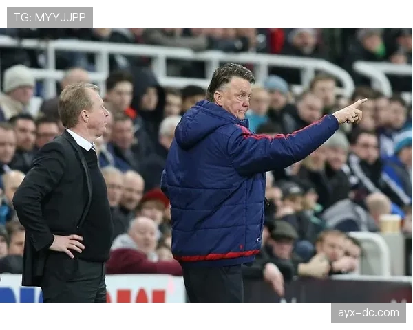 范加尔回归英超,能否再创辉煌带领球队迎来新突破? 范加尔回归英超,能否再创辉煌带领球队迎来新突破?